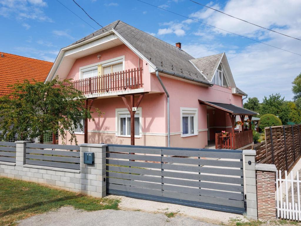 Apartment Gyula by Interhome, Balatonszemes