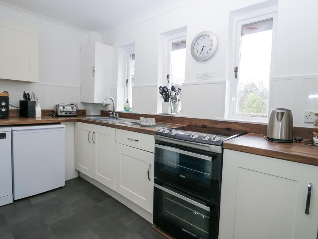 Sandown, Windermere photo 8