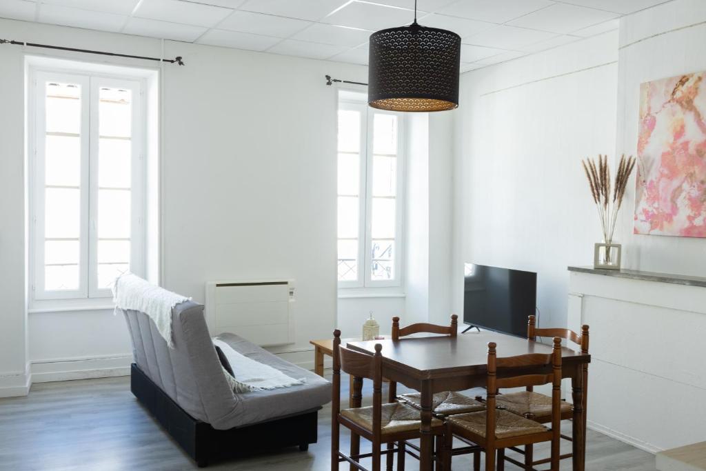 Havre Midi - TV, Wifi, Cosy - Centre Ville, Montélimar