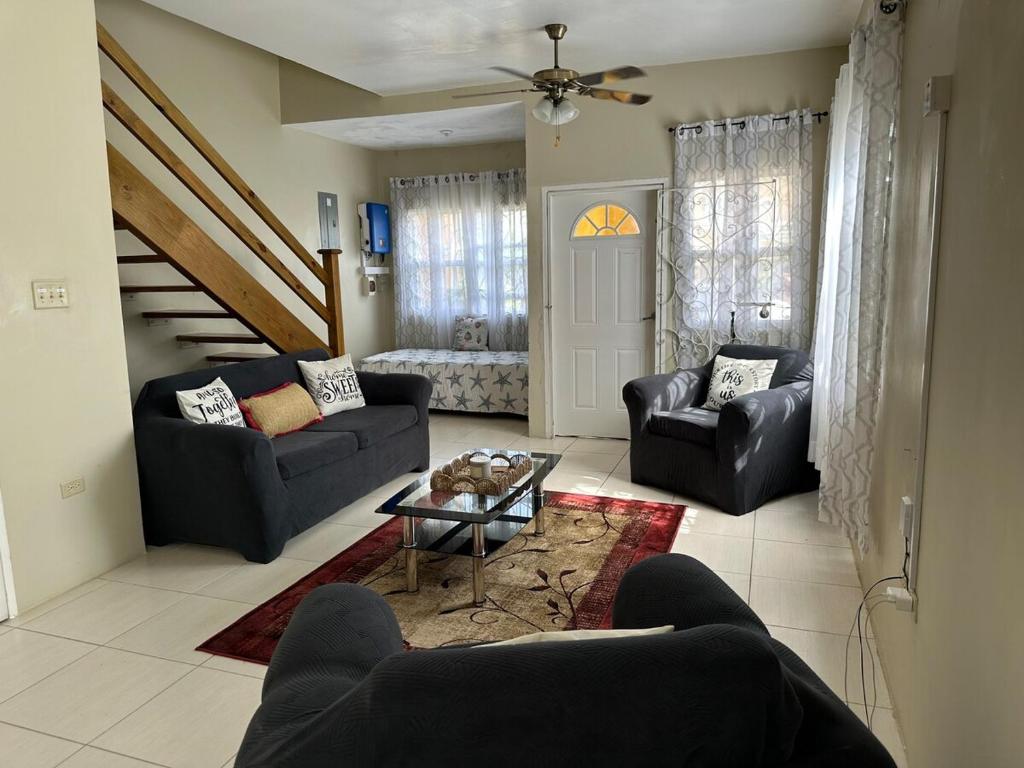 Nomar's Island Oasis, Runaway Bay