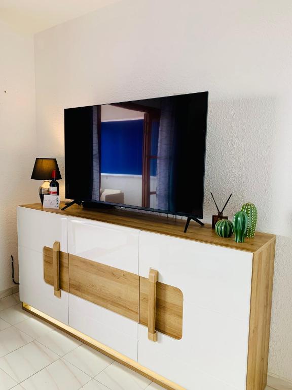 Sunset View Studio at Port Royale with heated pool and free Wi-Fi - 5
