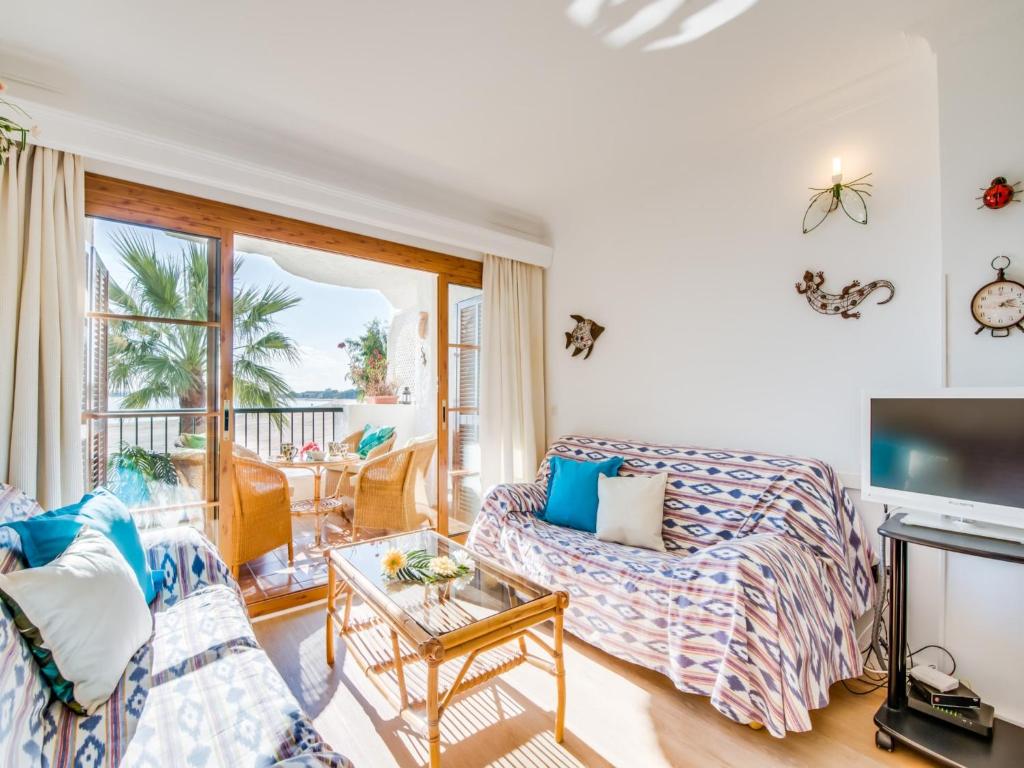 Apartment in Alcudia with Stunning Sea Views - 2