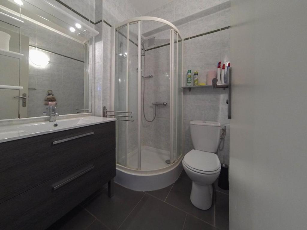 Le Lavandou: Studio cabine 4 pers, plage, parking - FR-1-803-83 - 5