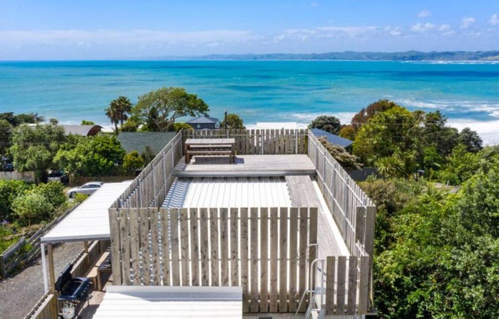 Surf fortress, Raglan