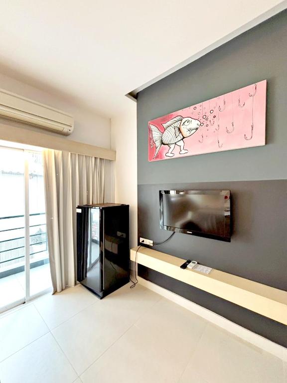 Shared lounge/TV area