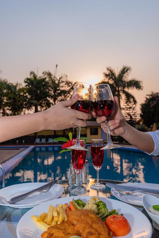 طعام و مشروبات