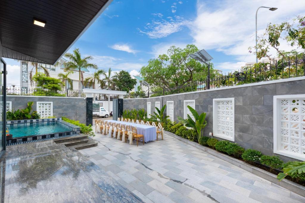 Villa B2-34 Long Cung - Phong hat Karaoke VIP - 100m toi bien