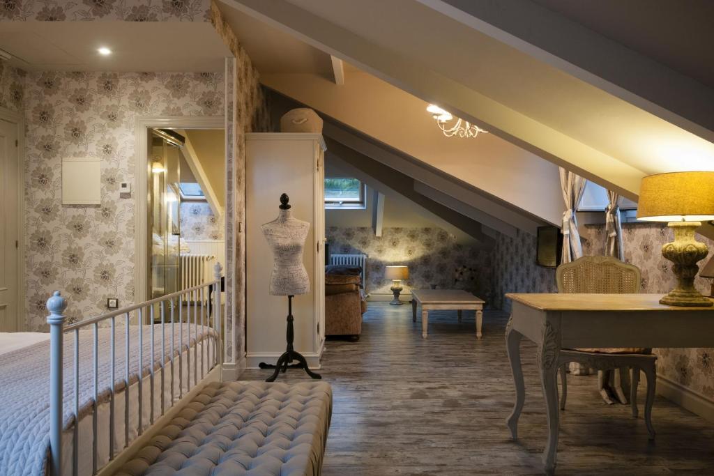 Facilities, Casona Naviega in Navia