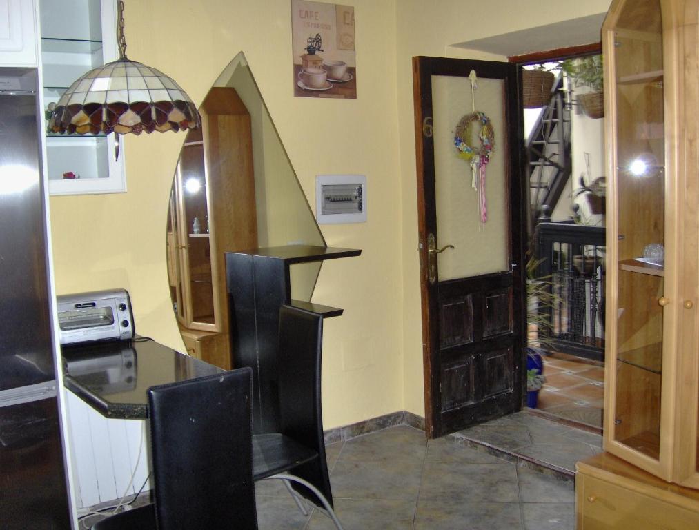 Günstiges Apartment an der Straße - 5