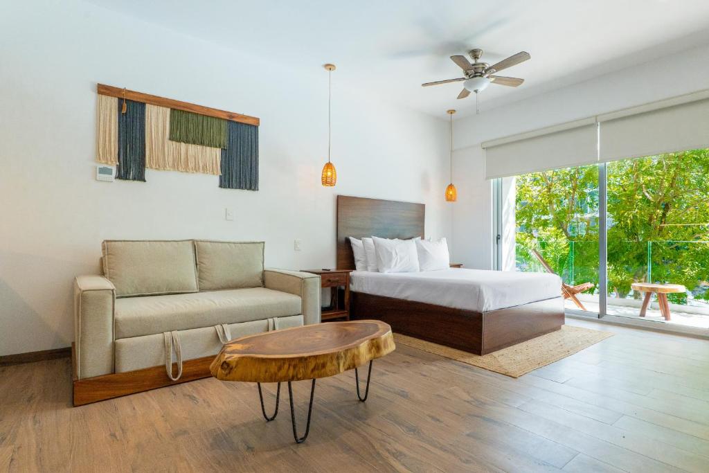 Emerald Escape TL B103, Playa del Carmen