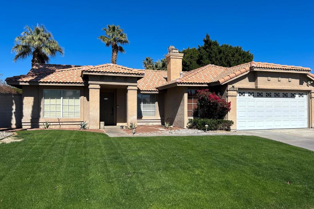 Casa Solara, Cathedral City