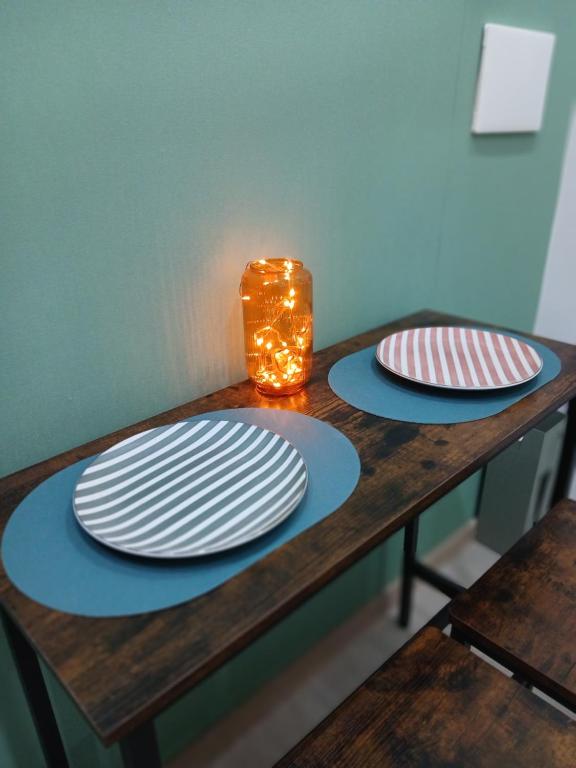 Tiny Home 37, Neapol