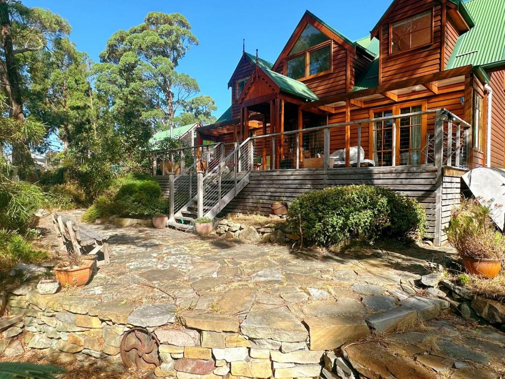 Snug Sanctuary - A gem in the forest 20 min to CBD, Snug