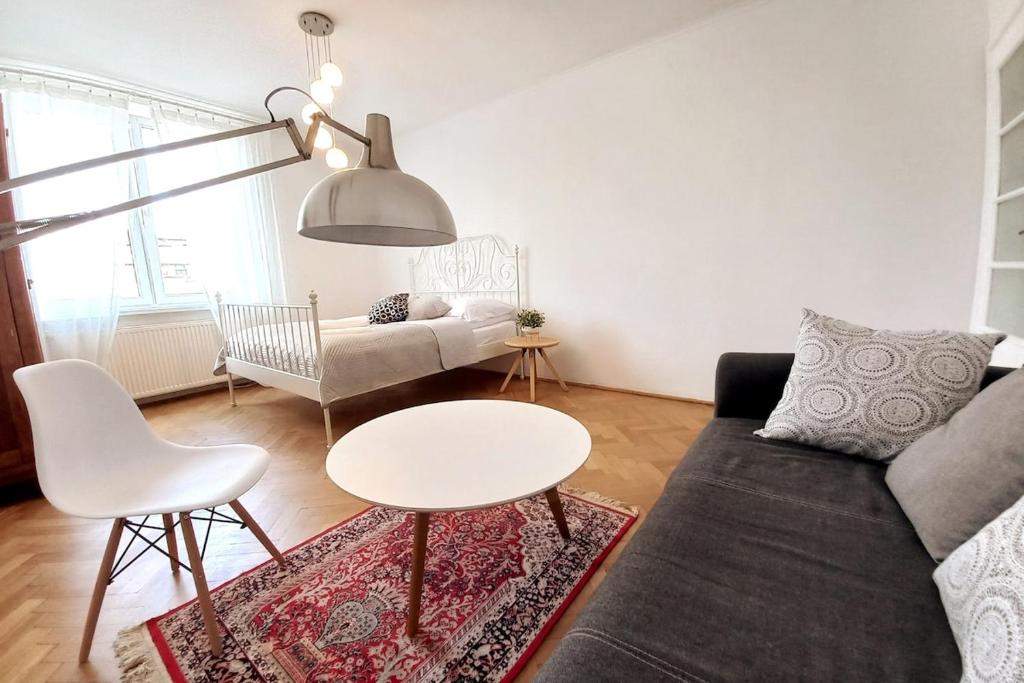 Old Town - 2 bedrooms Sołtyka S6, Krakov