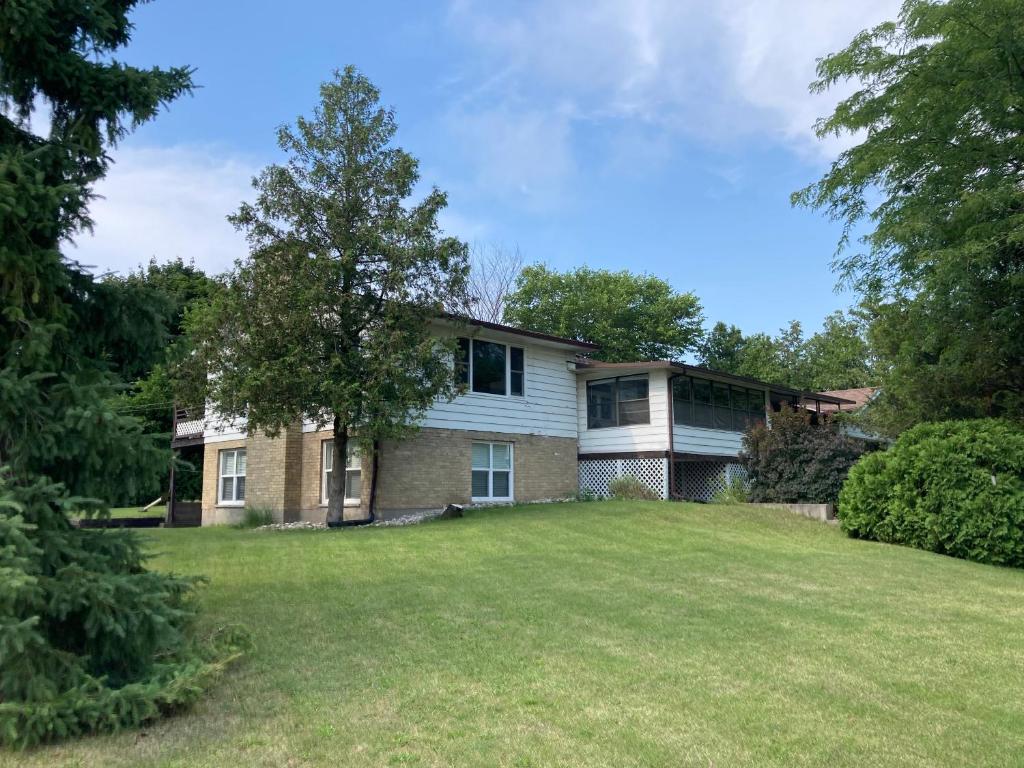 Rustic Retreat, Lambton Shores