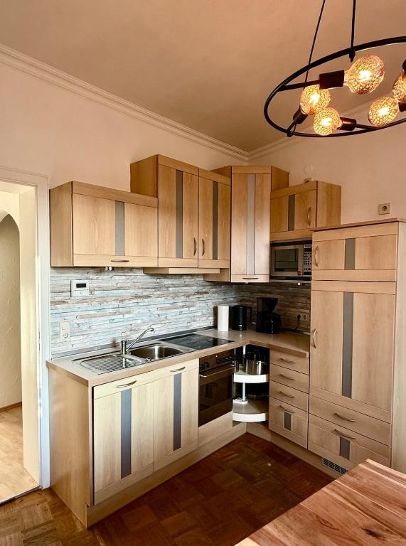 Elegante Jugendstil-Wohnung - ruhige Lage nähe HBF - 3