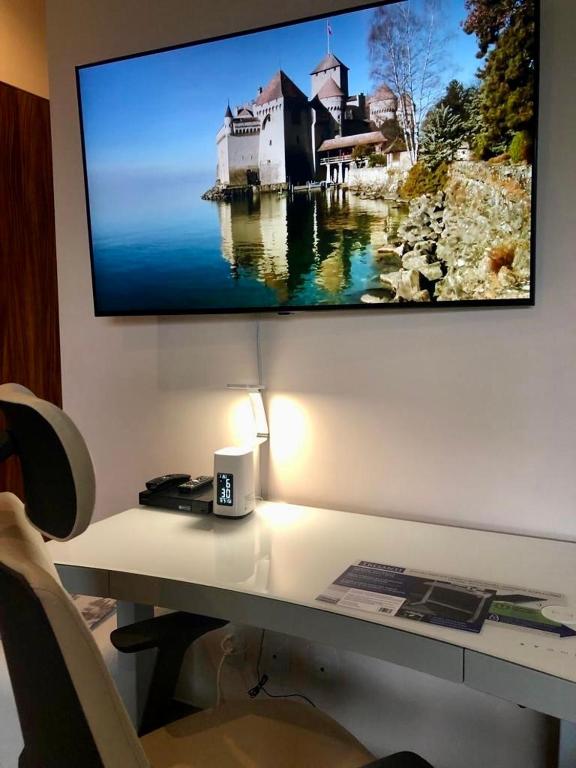 Mistiq Largest PH Studio with GYM, Beach Club Shuttle & Fast Wifi - 3
