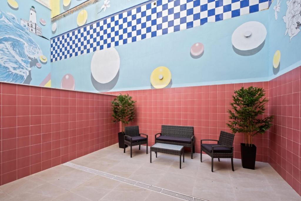 APARTAMENTO PICASSO CON PATIO TRASERO - 2