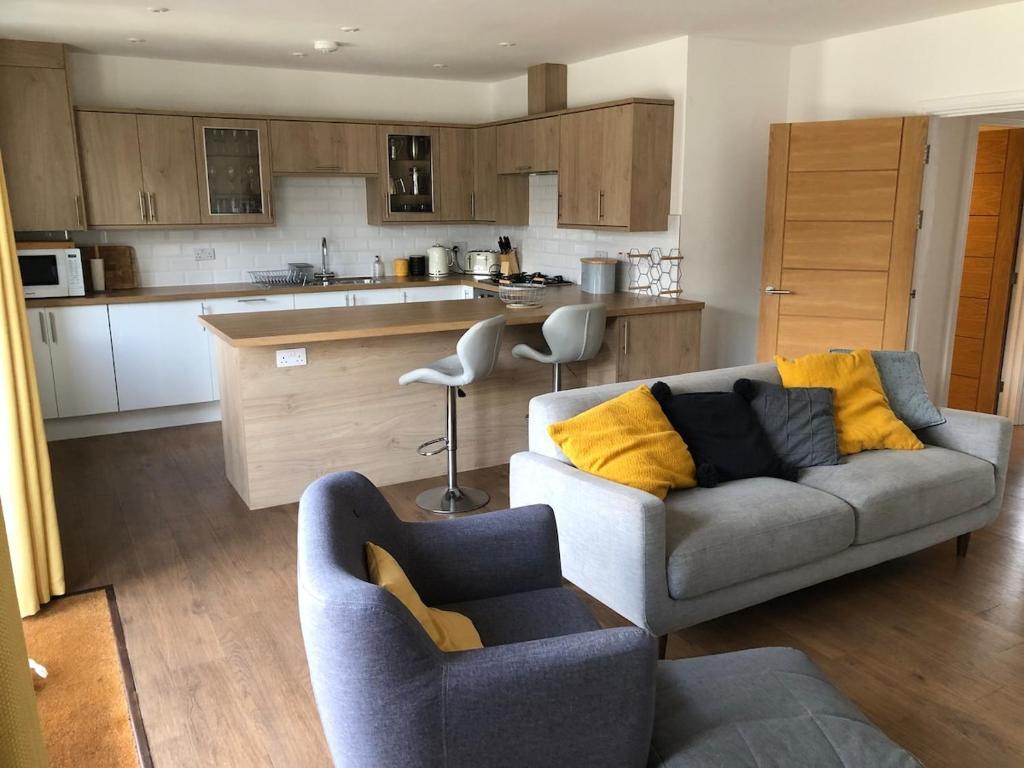 Captains Rest - Contemporary 4 bed apartment, Falmouth