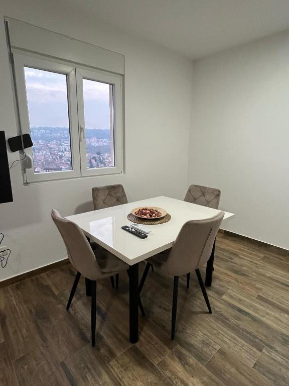 Mimura stan 2, Bělehrad