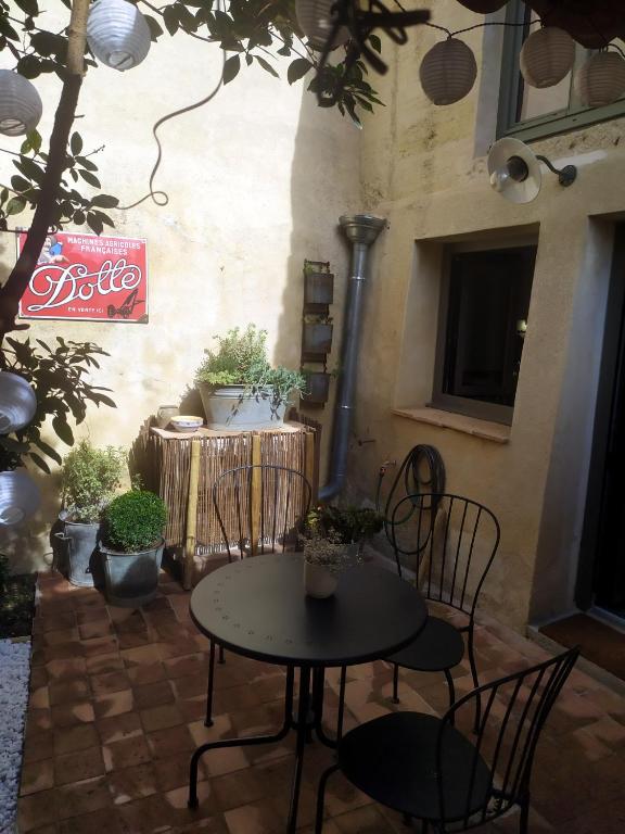 La Casamia Uzès, maison avec cour privative, à 2 pas de la Place aux Herbes - 4