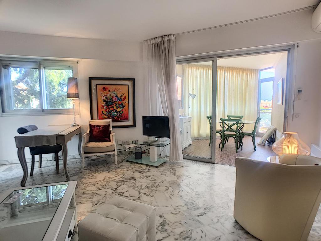 A 2 pas des plages du Midi, terrasse, 252L-BOU - 5