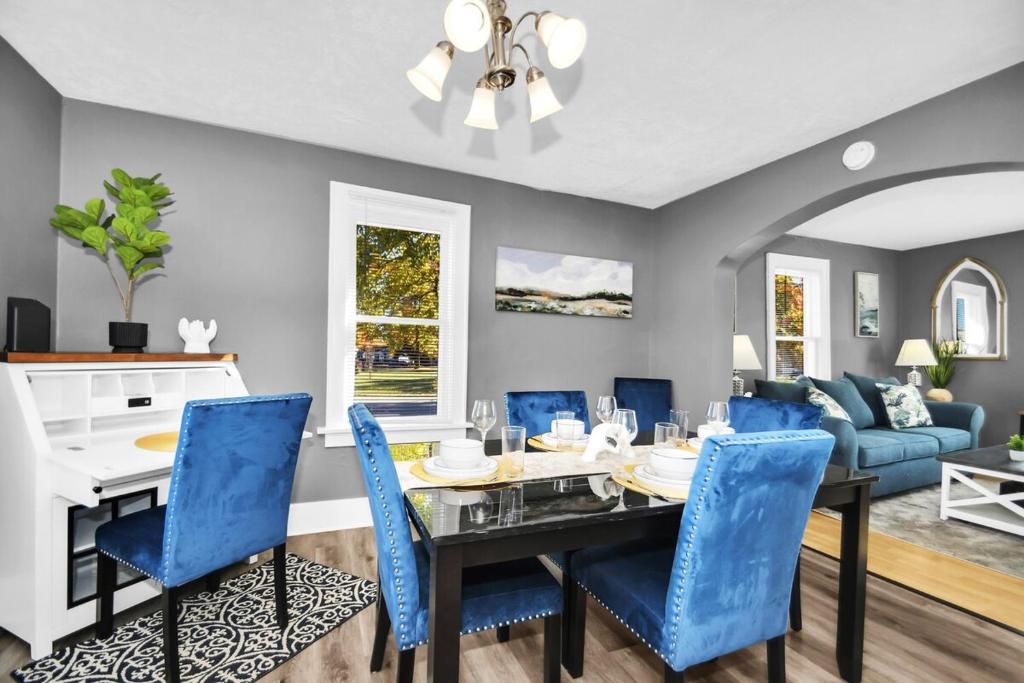 A-Frame Charmer in Town, Newly Renovated, LaPorte