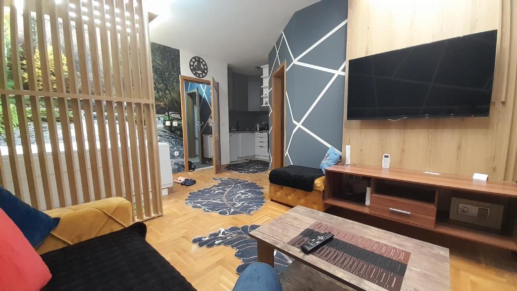 JACUZZI for RELAX - HOLLYWOOD Apartment, STUP, Sarajevo