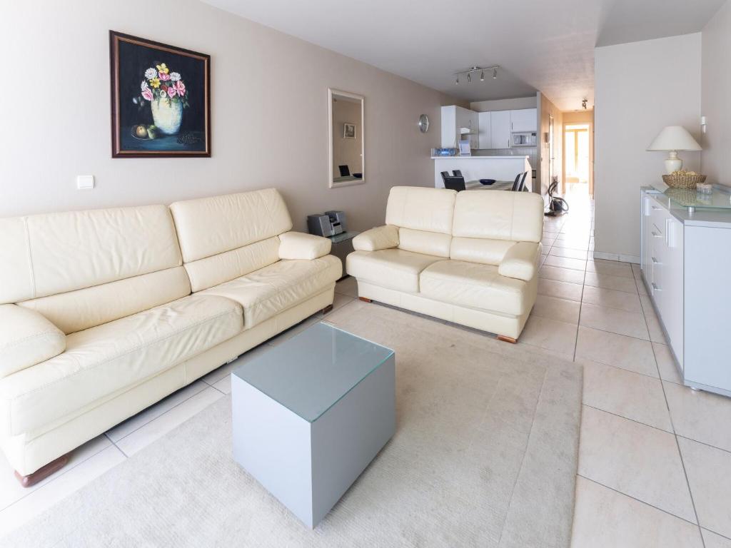 Apartment by Belgian Coast with Sun Terrace, Oostduinkerke