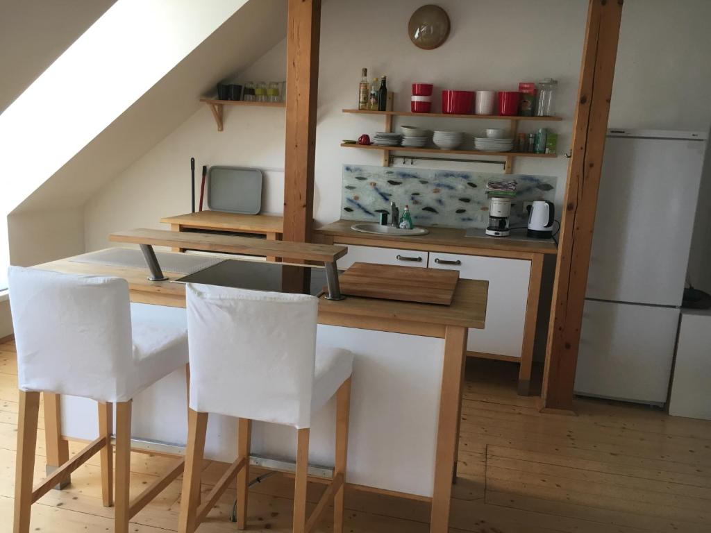 Dachgeschosswohnung mit 2 Schlafzimmern - 2