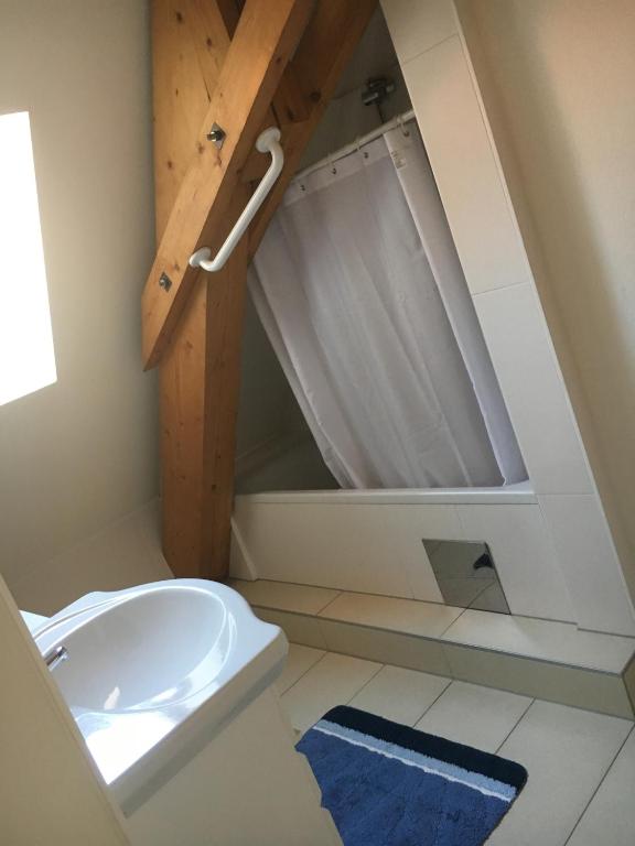 Dachgeschosswohnung mit 2 Schlafzimmern - 3