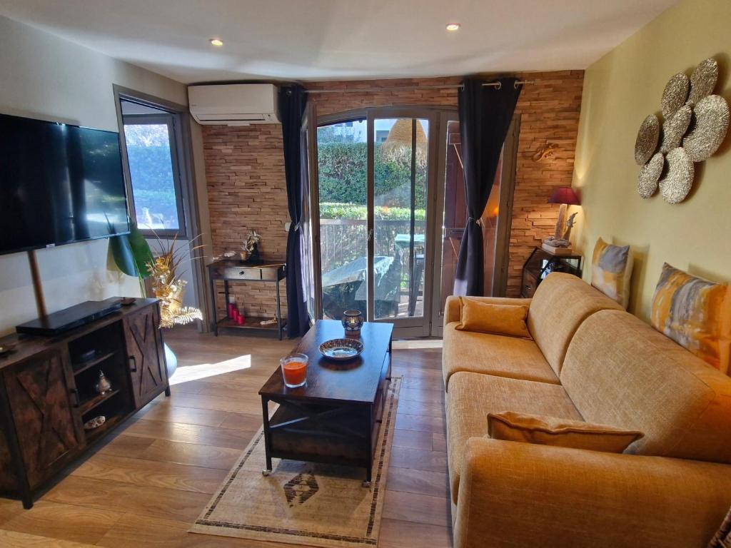 Appartement 2 pièces climatisé avec terrasse et parking à Ste Maxime - FR-1-780-43 - 3