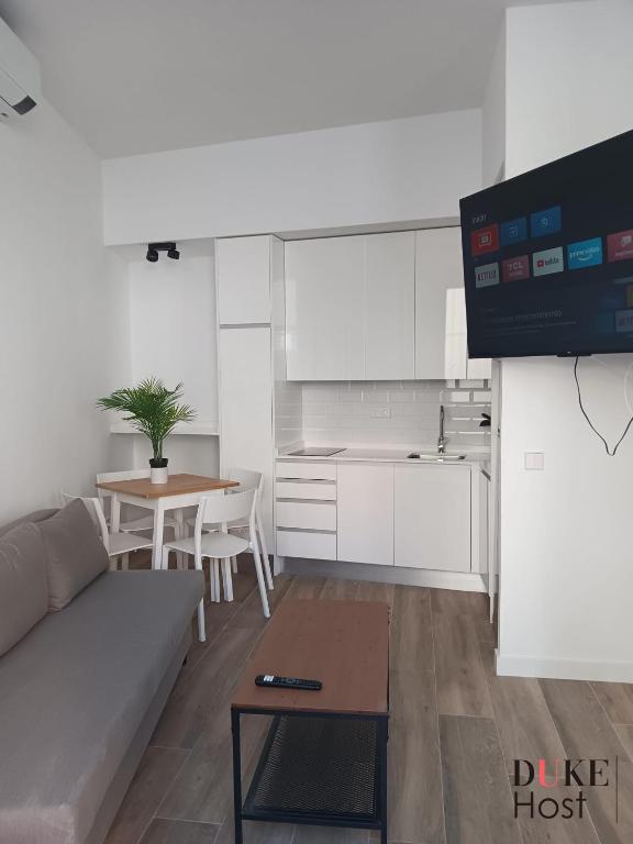 Francos Rodriguez1 Apartments - 2