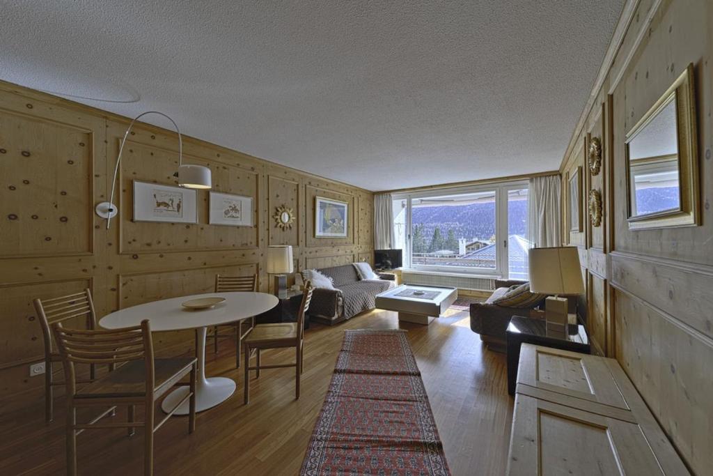 Allod Brattas - Sankt Moritz, Svatý Mořic