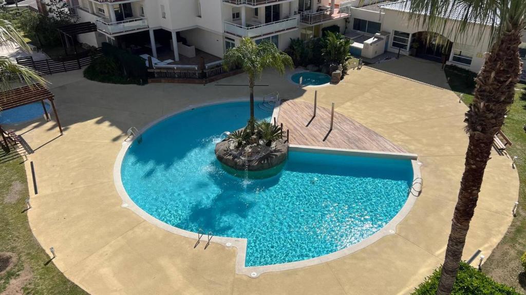 Apartamento con parking y piscina comunitaria AV-42 - 1