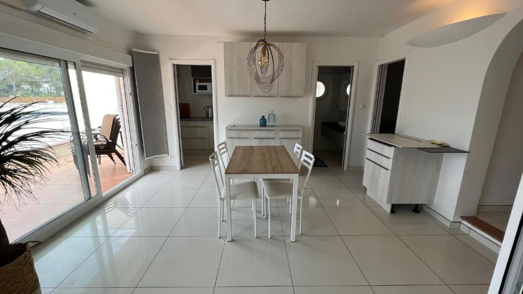Precioso apartamento moderno en primera linea del mar AV-11 - 3