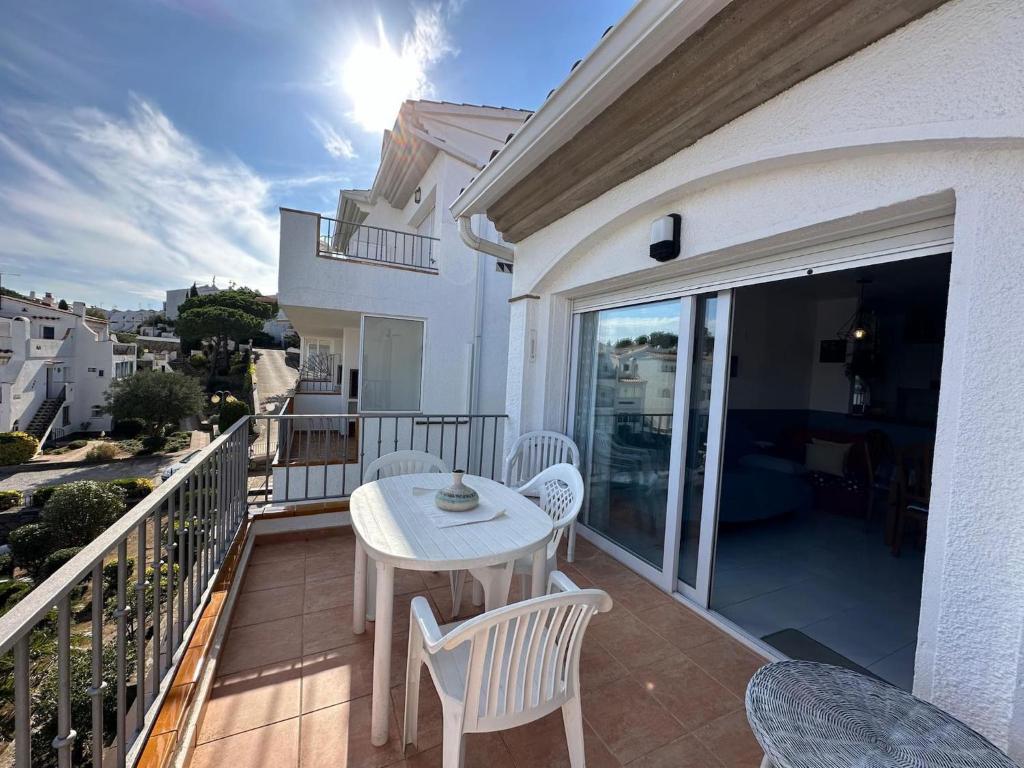 Apartamento vista piscina AV-28 - 1