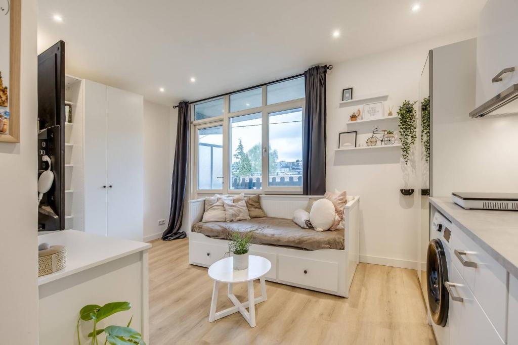 Cosy Studio with Balcony, Spijkenisse