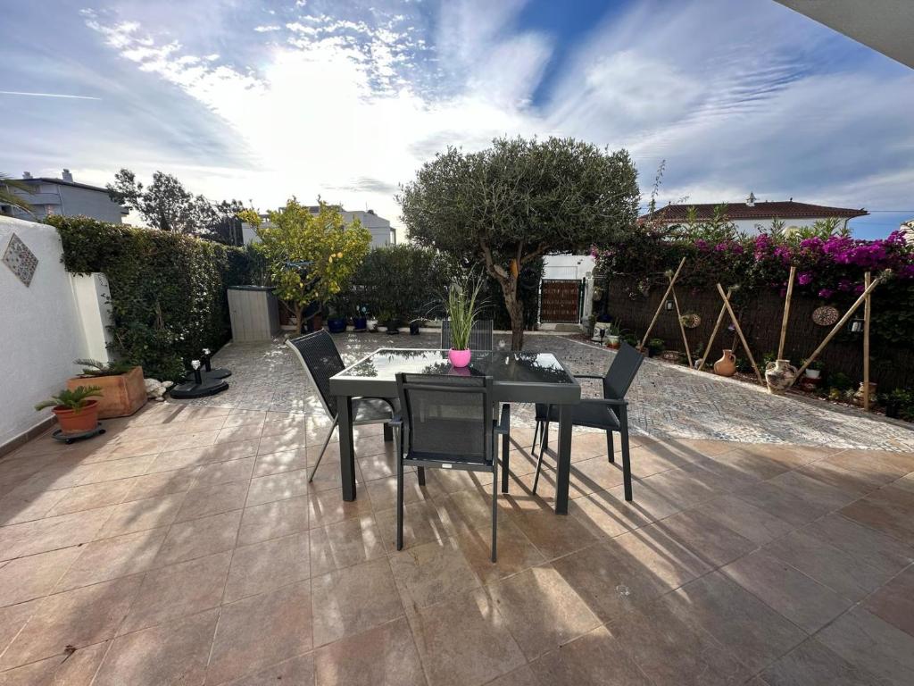 Bonito apartamento con gran terraza y piscina comunitaria AV-08 - 5