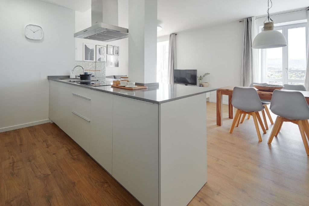 H SUITE2B by Smiling Rentals, Hondarribia