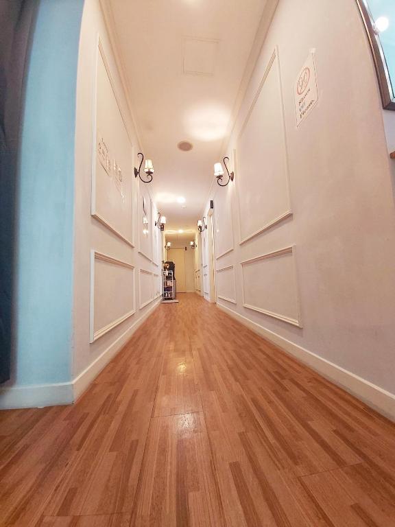 Blue Boat Hostel Myeongdong