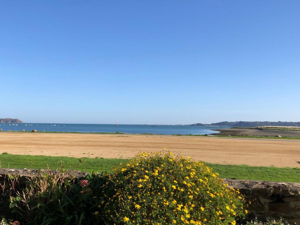 Beautiful apartment with sea and garden view - 1