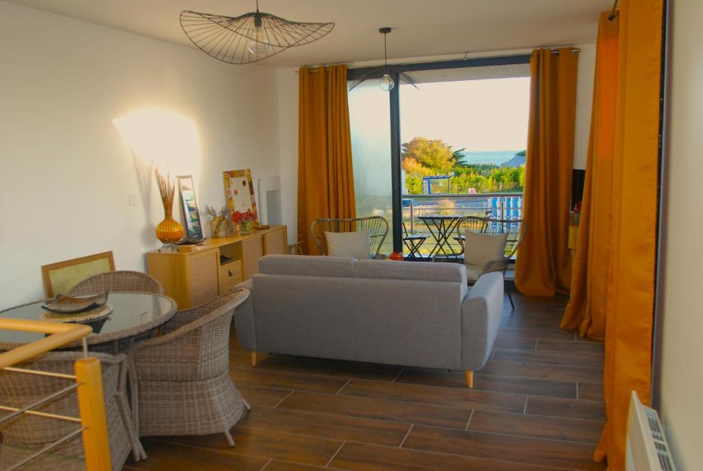 pontons view residence, Saint-Côme-de-Fresné