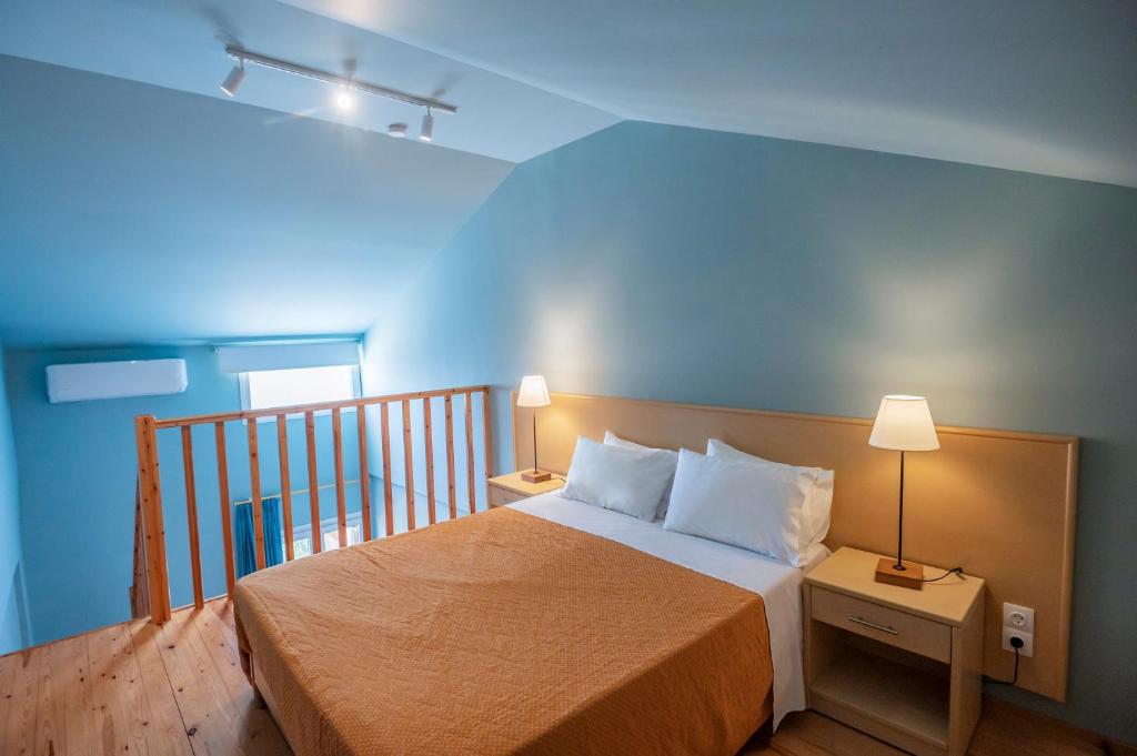 Hotel Coral — Hotel rooms in Roda, Ionian Islands