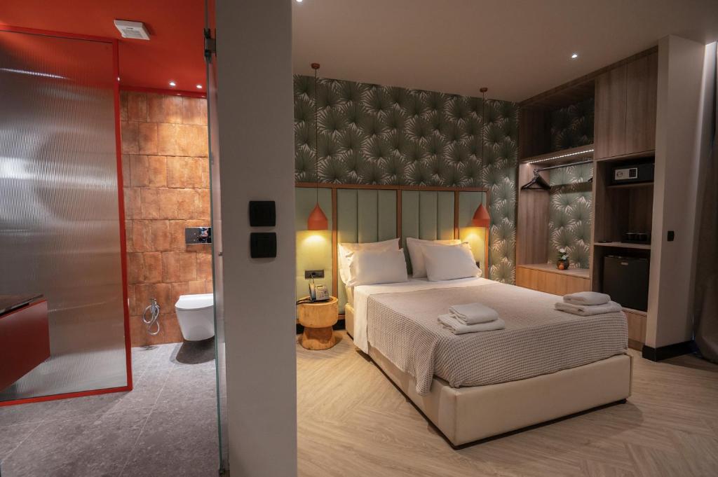 Hotel Coral — Hotel rooms in Roda, Ionian Islands