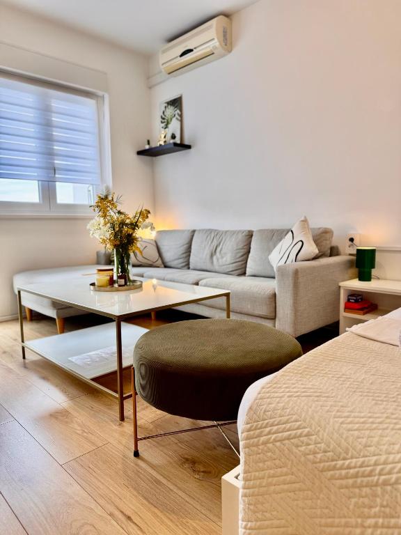 Cozy studio with sunny terrace, Dubrovník