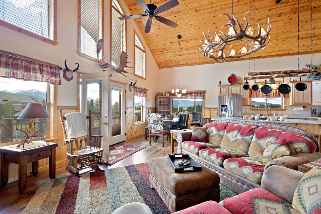 Henrys Hawk, Staley Springs