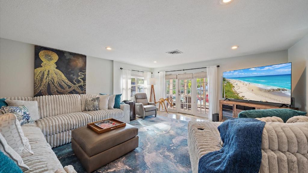 Decked Out on Marbury, Longboat Key