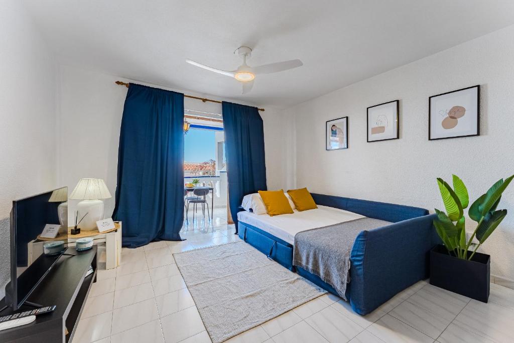 Los Cristianos Stay with Large Terrace & Heated Pool - 5