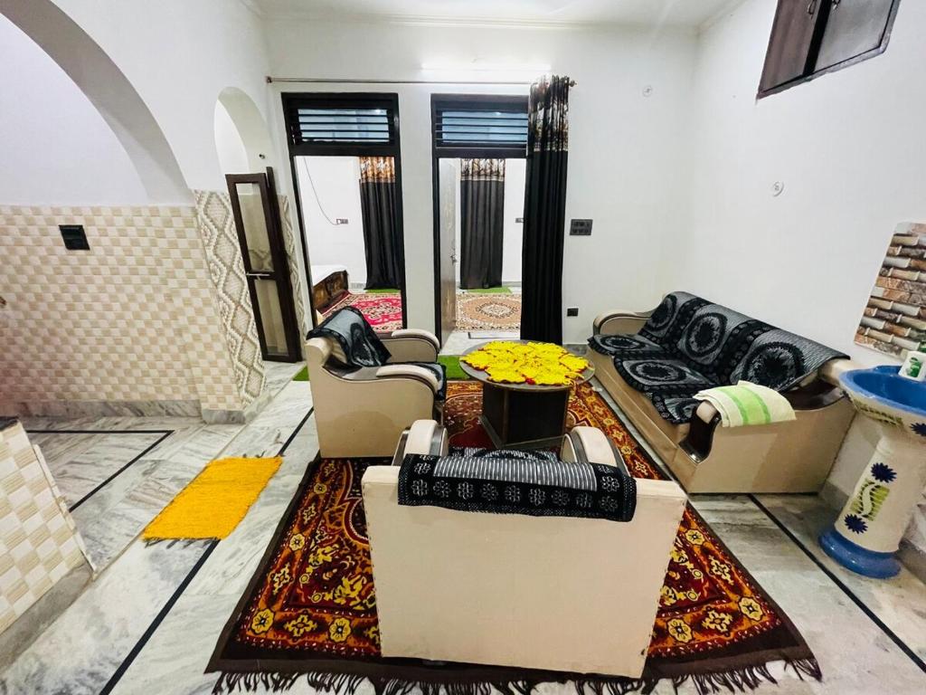 Dev entire holiday home, Vrindavan